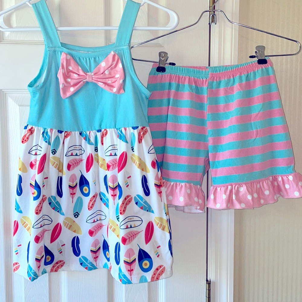 Girls Feather Shorts Set